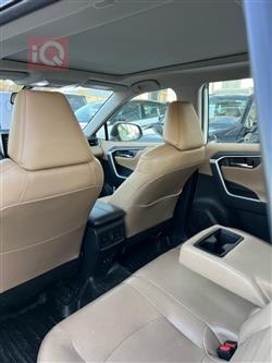 تۆیۆتا ڕاڤ 4